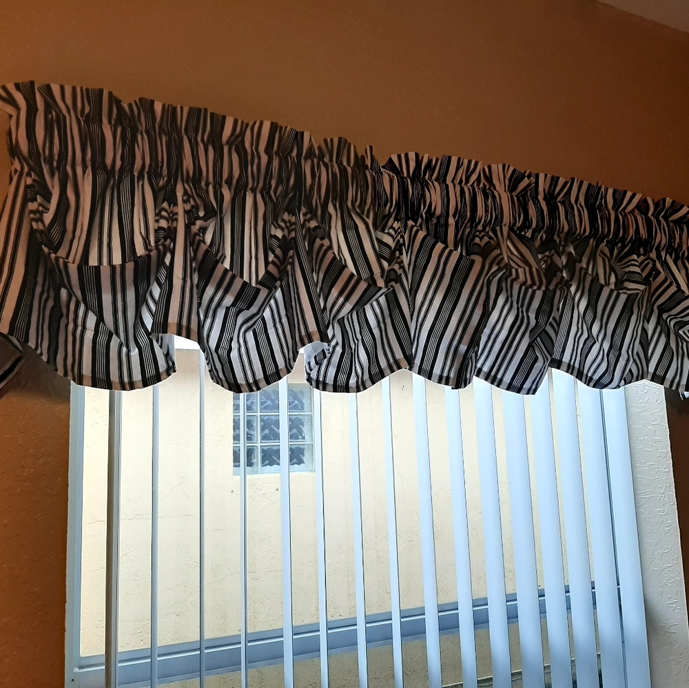Gabriel black and white stripe valance